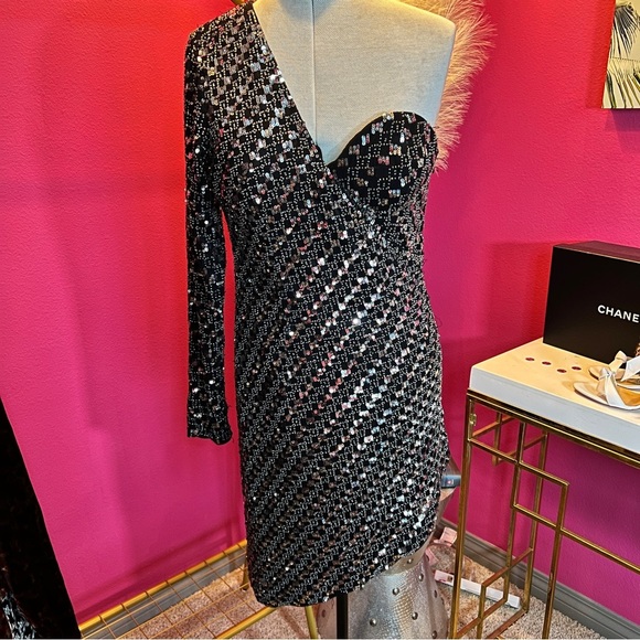 NWT NBD x REVOLVE Sequin One Shoulder Asymmetrical Dress - Picture 4 of 11